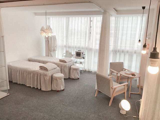 开<a href='http://www.monagj.com/'>美容院加盟店</a>如何处理这些问题？